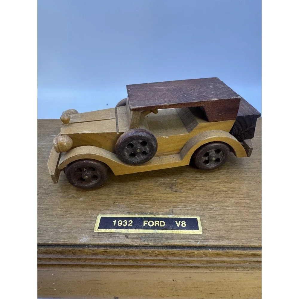 The Unbranded Brand vintage wooden